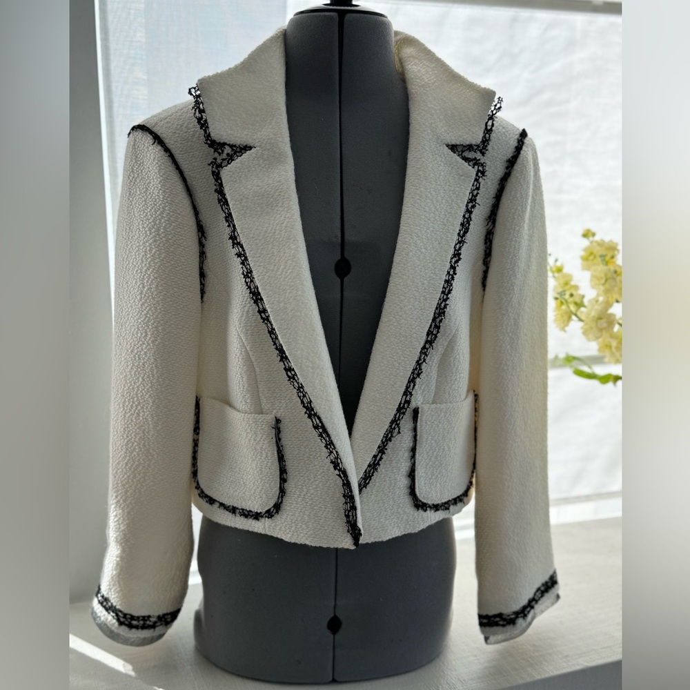 Kay Unger Boucle Tweed Cream Crop Jacket